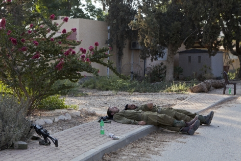 Rina Castelnuovo, Kissufim (Gaza War), 2014, Color photograph